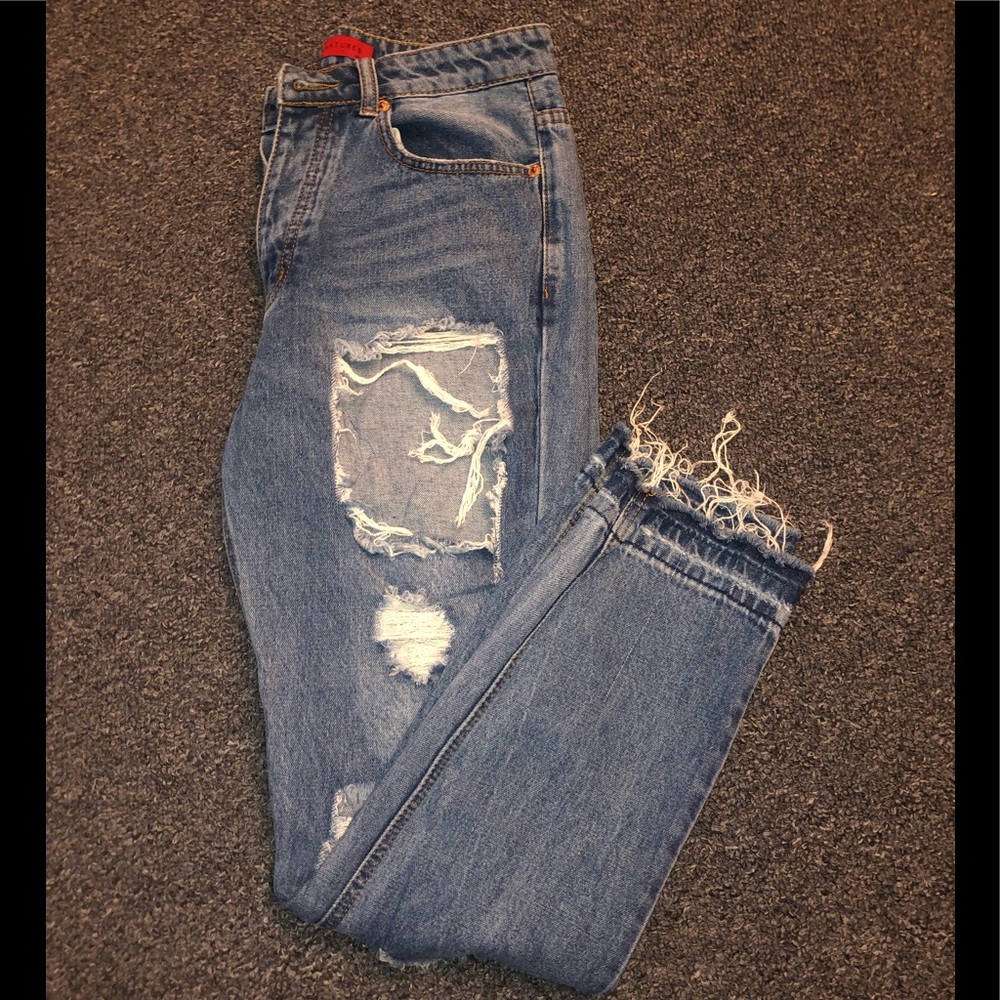 Women’s ripped jeans